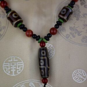 huam1026a Collier ethnique chung dzi Tibet Chine Artisanat de l’Himalaya (4)