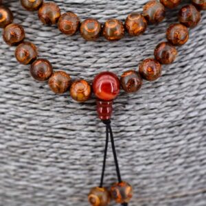 Collier chung dzi Mala japamala chapelet ou rosaire bouddhiste artisanat ethnique de l'Himalaya Tibet Chine