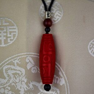 Pendentif artisanat ethnique agate cinabre chung dzi de l'Himalaya Tibet Chine