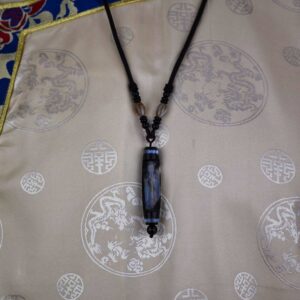 Pendentif talisman amulette chung dzi Bouddha artisanat ethnique bouddhiste Tibet Chine