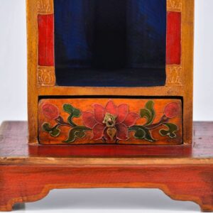 Autel en bois, bouddhiste tibétain. Artisanat du Népal Swayambhunath à Katmandou