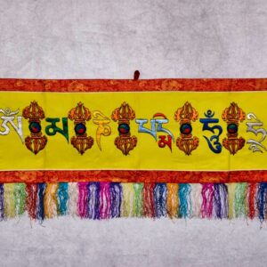 Bannière bouddhiste brocart, Dorje vajra-Om mani padme hum. Artisanat tibétain Népal. Décoration au style et ambiance de l'Himalaya