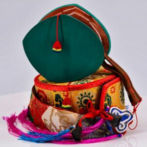 Damaru instrument de musique tibétain rituel bouddhiste. Artisanat de l'Himalaya. Bodnath Katmandou Népal