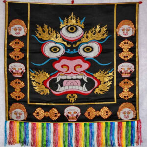 Thangka Mahakala Bhairava | Brocart | Art et tradition tibétaine. Thangka Mahakala, brocart brodé de "Mahakala Bhairava", un des aspects de Shiva, le dieu hindou.