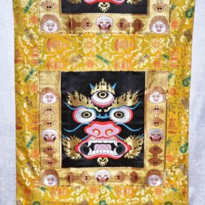 Tenture de décoration de porte, dhoka, Mahakala. Artisanat du Bhoutan et de l'Himalaya. Décoration zen d'intérieur de maison.