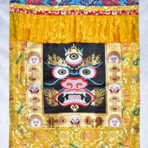 Tenture de décoration de porte, dhoka, Mahakala. Artisanat du Bhoutan et de l'Himalaya. Décoration zen d'intérieur de maison.