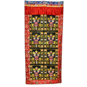 Tenture soie et rideau de porte bhoutanais, dhoka, Mahakala. Artisanat du Bhoutan et de l'Himalaya. Décoration d'interieur de maison