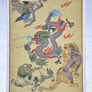 Thangka tibétain : Tigre, dragon, lion des neiges et Garuda. Thangka tibétain en toile de coton, imprimé d'une scène représentant les quatre créatures surnaturelles "Garuda, dragon, tigre et lion des neiges.