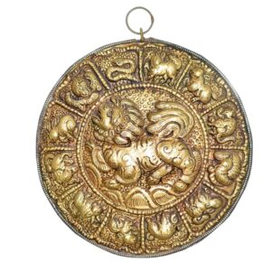 Calendrier tibétain astrologique | Décoration artisanale bouddhiste | Lion des neiges. Ce calendrier tibétain astrologique est un objet de décoration d'intérieur.