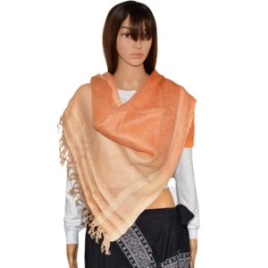 Echarpe en soie. Artisanat de l'Inde. Mode mixte, casual, hippie chic, boho et ethnique