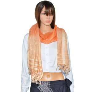 Echarpe en soie. Artisanat de l'Inde. Mode mixte, casual, hippie chic, boho et ethnique