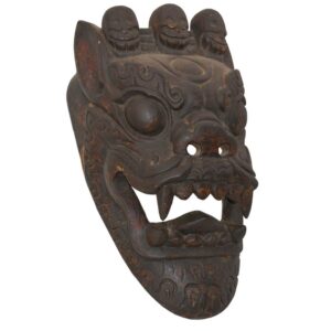 Masque polychrome dharmapala. Art premier himalayen. Rituel et cérémonie bouddhiste. Art et antiquité du Népal.