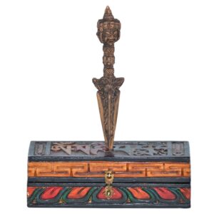 Dague rituelle phurba, phurbu, purba, kila bouddhiste. Art premier himalayen, rituels et cérémonies tantriques tibétains. Art et antiquité du Népal.