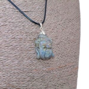 Népal pendentif labradorite Bouddha de la Boutique Zen Himalayan-eshop. Bijou artisanal népalais