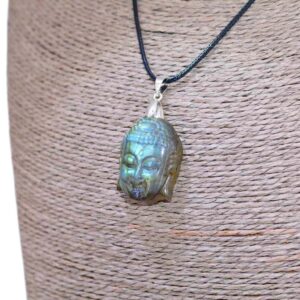 Pendentif Bouddha labradorite de la Boutique Zen Himalayan-eshop. Bijou artisanal népalais