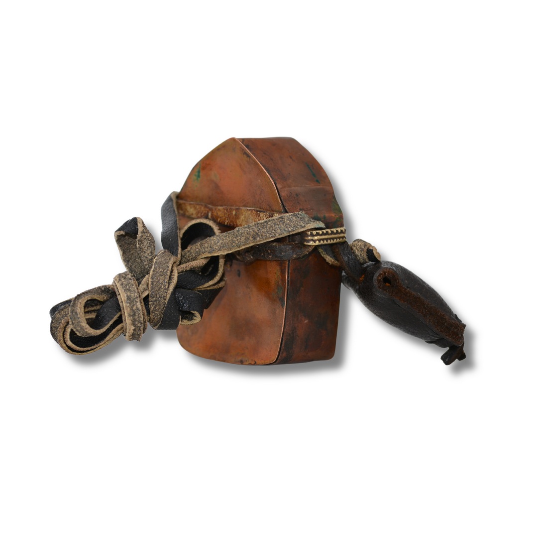 Amulette Ghau Bouddhiste Tibétaine – Reliquaire Ancien en Bronze & Cuivre | Bouddha Shakyamuni