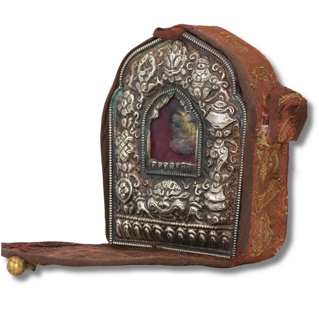 Ghau Reliquaire Bouddhiste Tibétain – Tsa-Tsa Bhairava | Cuivre & Métal Repoussé – Pièce Ancienne