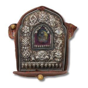 Ghau Reliquaire Bouddhiste Tibétain – Tsa-Tsa Bhairava | Cuivre & Métal Repoussé – Pièce Ancienne