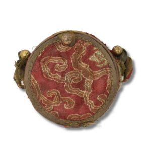 Ghau Tibétain Ancien en Cuivre & Bronze – Reliquaire Bouddhiste Vajradhara Tsa-Tsa & Mantra Om Mani Padme Hum