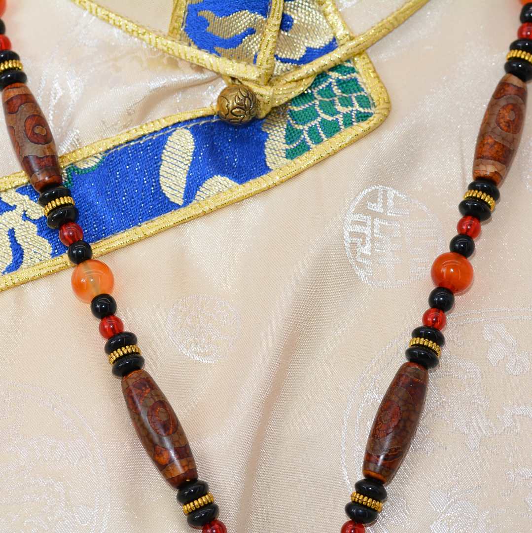 Collier Tibétain Dzi Patine Antique – Agate Blanche Translucide 9 Yeux & Dzi 3 Yeux Craquelés Bijou Spirituel Himalayen