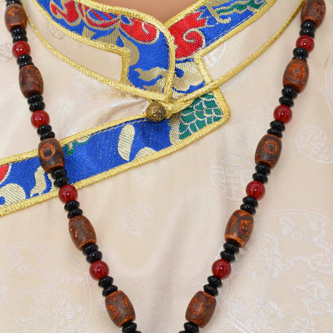 Collier Dzi Tibétain en Agate – 9 Yeux & Dzi 3 Yeux | Artisanat du Tibet – Bijou Spirituel Unique