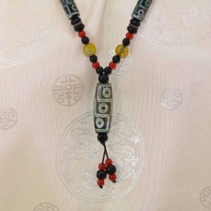 Collier Tibétain Dzi en Agate Verte Translucide – 9 Yeux & Dzi Cylindriques Bijou Spirituel de l’Himalaya